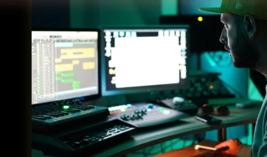 Producer al lavoro